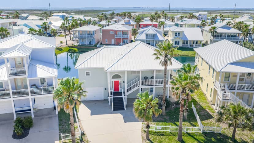Aransas Palms in Royal Sands