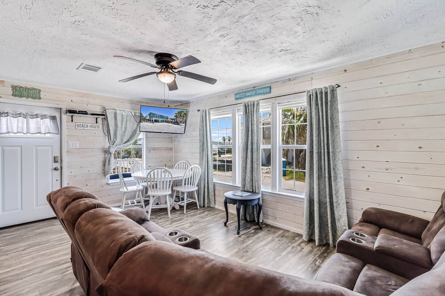 True Blue Bungalow — Port Aransas, TX vacation rental photo 2