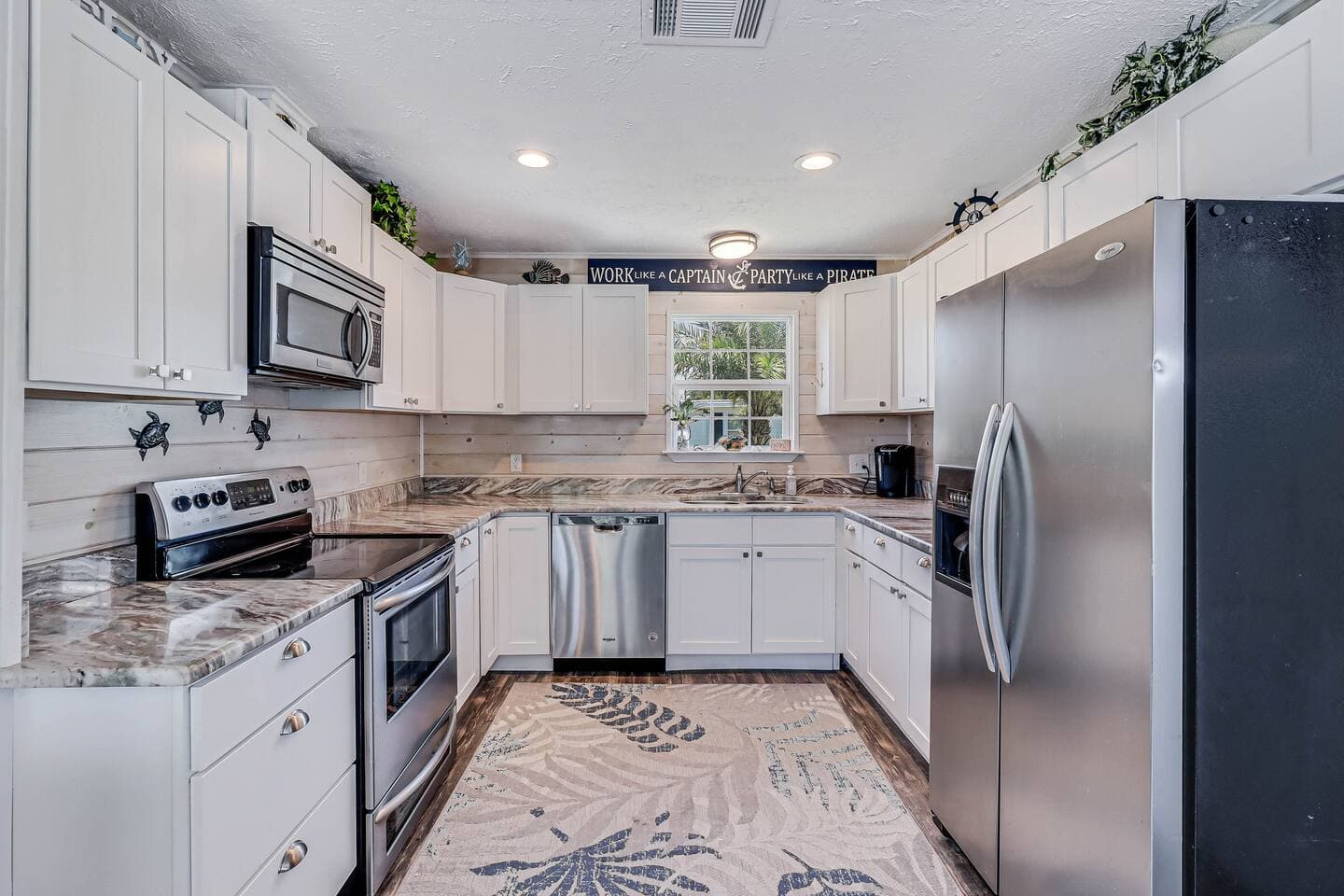 True Blue Bungalow — Port Aransas, TX vacation rental photo 4