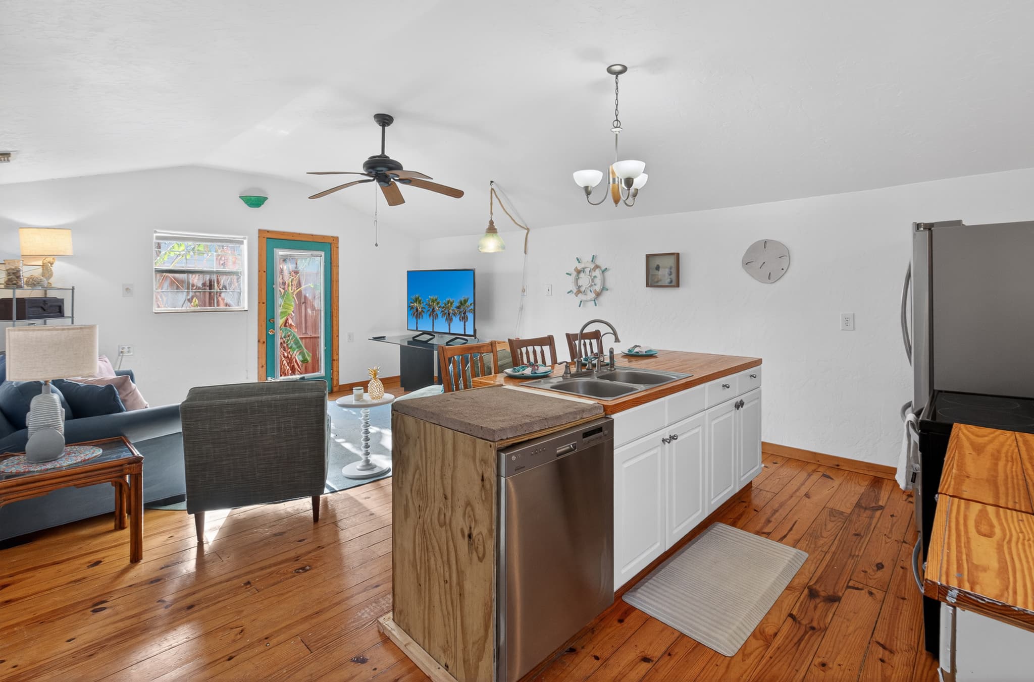 The Salty Mermaid on Cotter — Port Aransas, TX vacation rental photo 5
