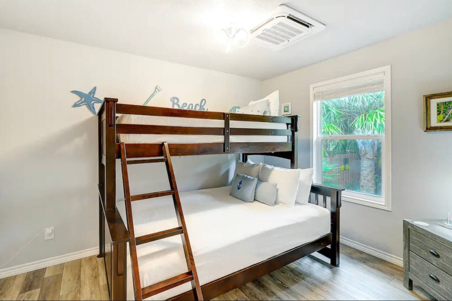 Tropical Oasis Cottage #1 — Port Aransas, TX vacation rental photo 2