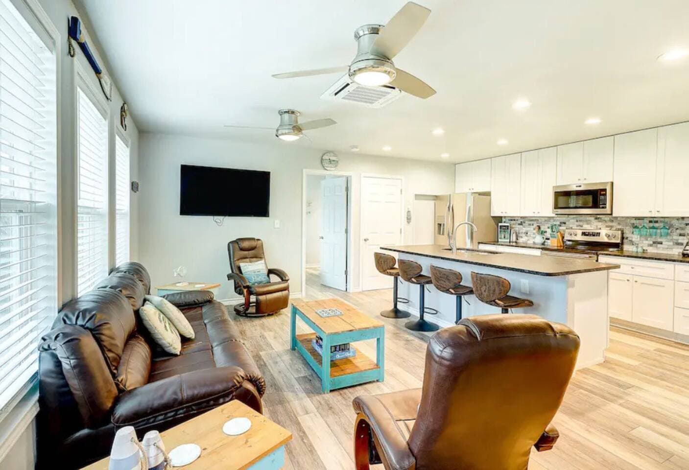 Tropical Oasis Cottage #2, Port Aransas, TX vacation rental photo 3