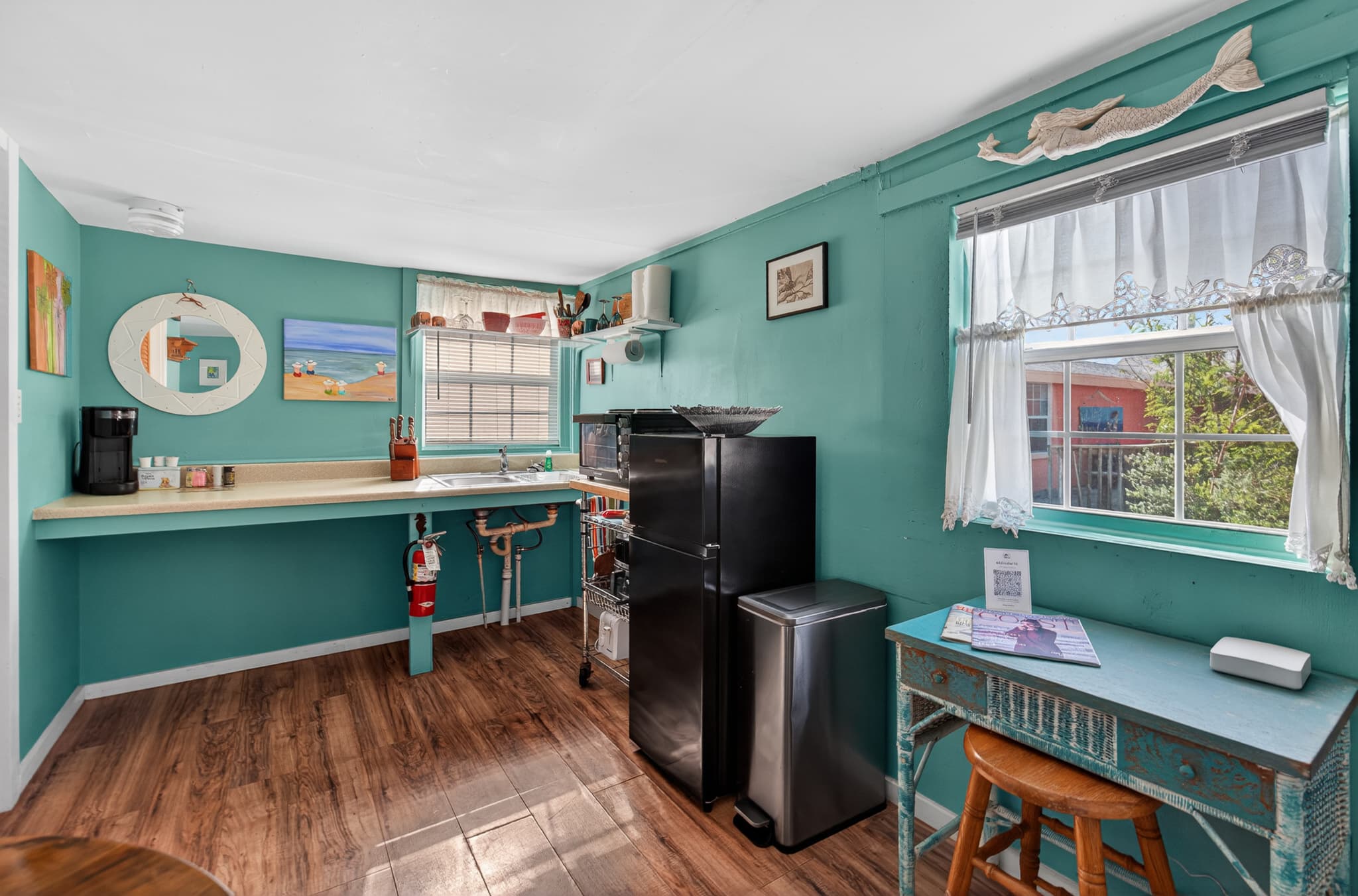 Tin Cottage by the Sea — Port Aransas, TX vacation rental photo 4
