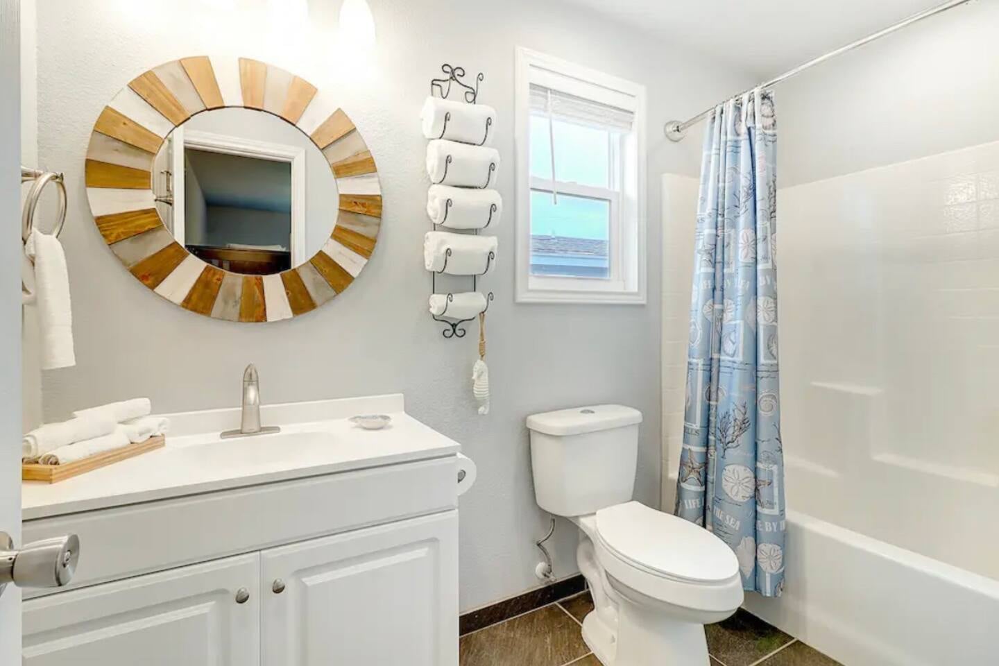 Tropical Oasis Cottage #1, Port Aransas, TX vacation rental photo 15