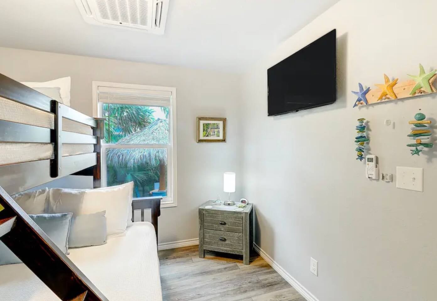 Tropical Oasis Cottage #1, Port Aransas, TX vacation rental photo 14