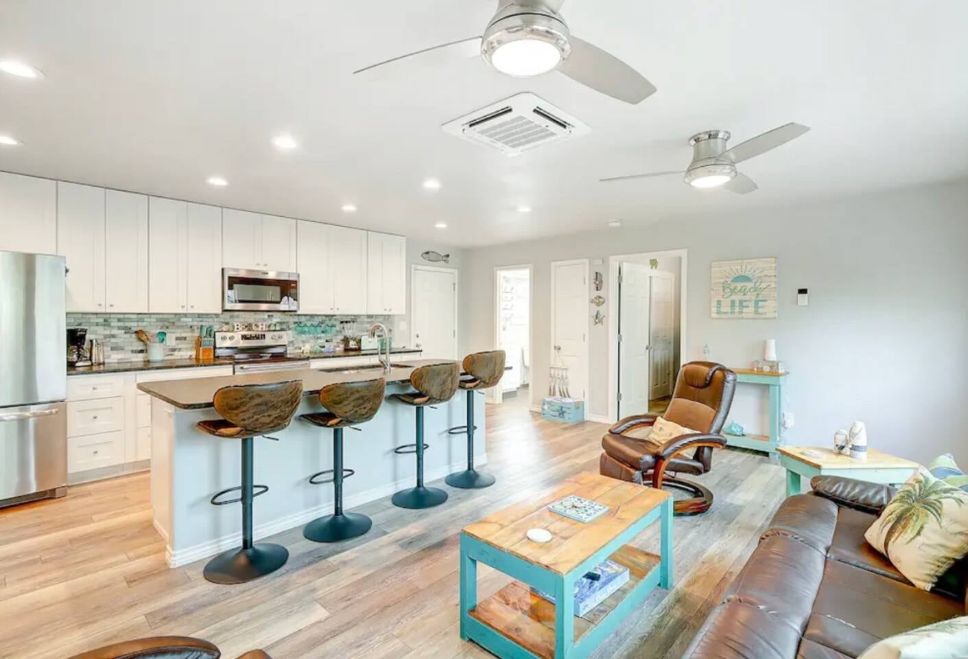 Tropical Oasis Cottage #1, Port Aransas, TX vacation rental photo 16