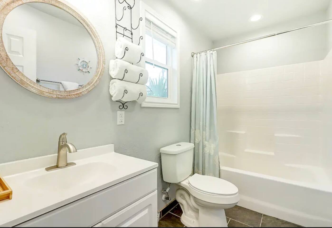 Tropical Oasis Cottage #2, Port Aransas, TX vacation rental photo 6