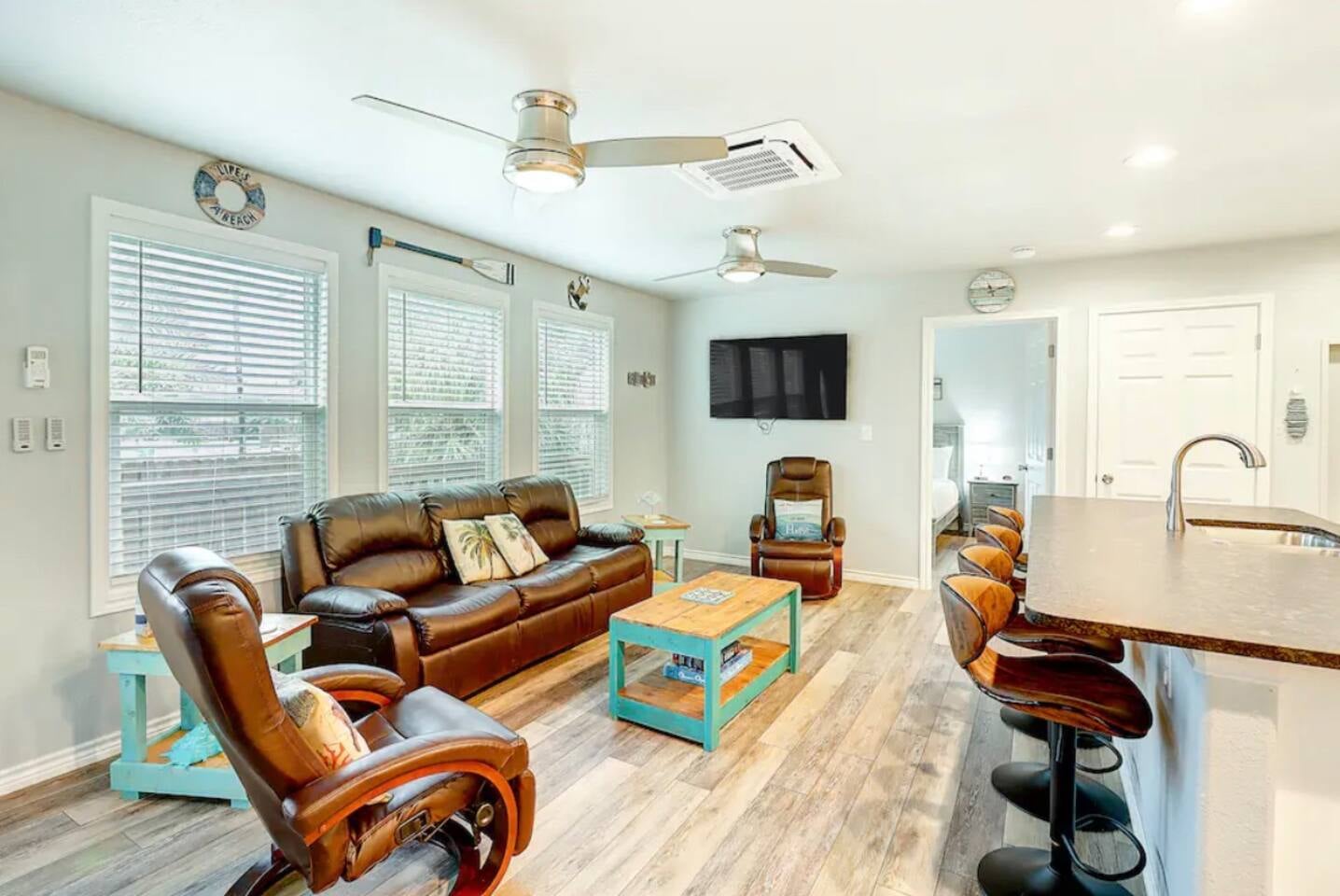 Tropical Oasis Cottage #2, Port Aransas, TX vacation rental photo 7