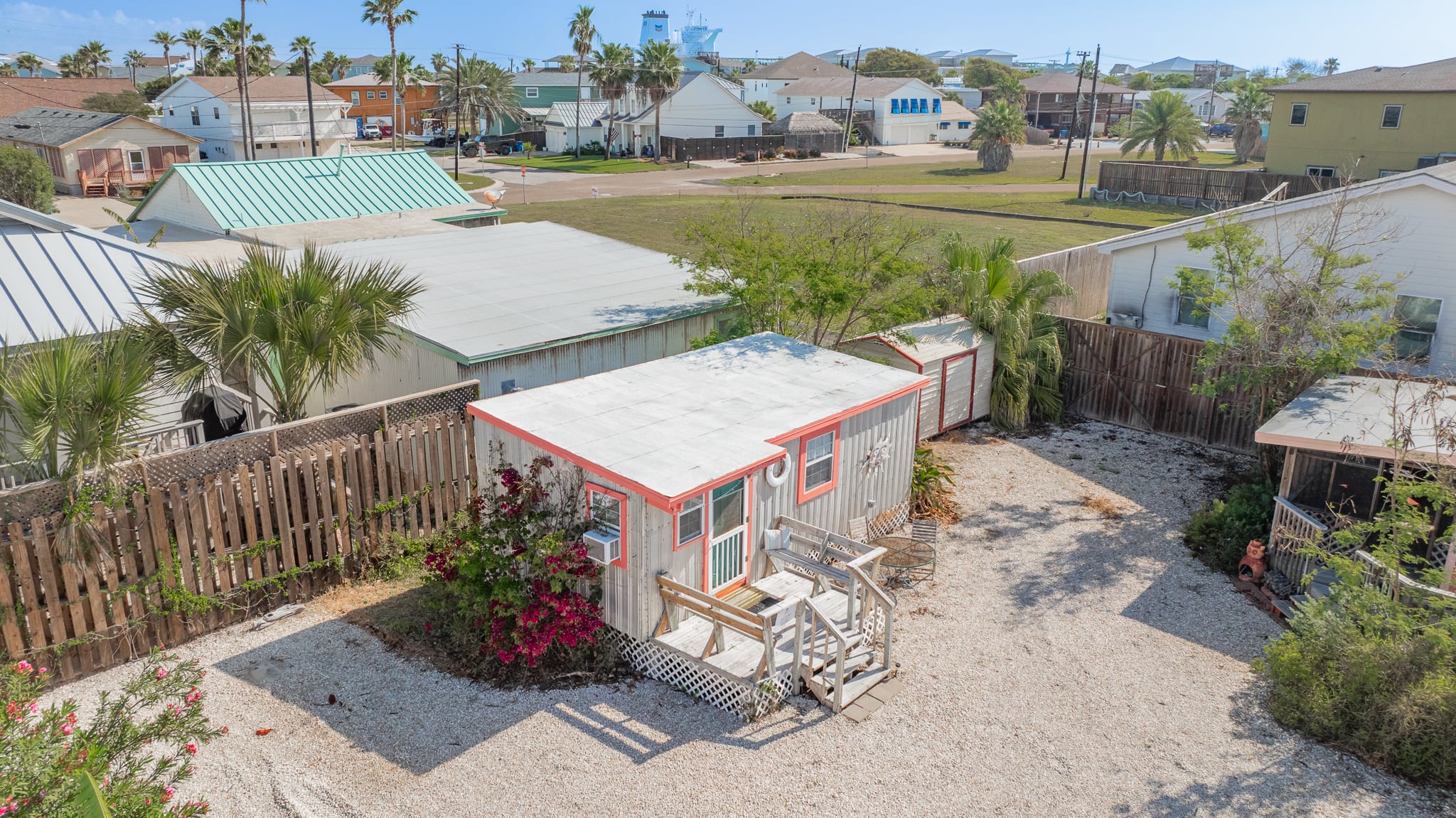 Tin Cottage by the Sea, Port Aransas, TX vacation rental photo 18