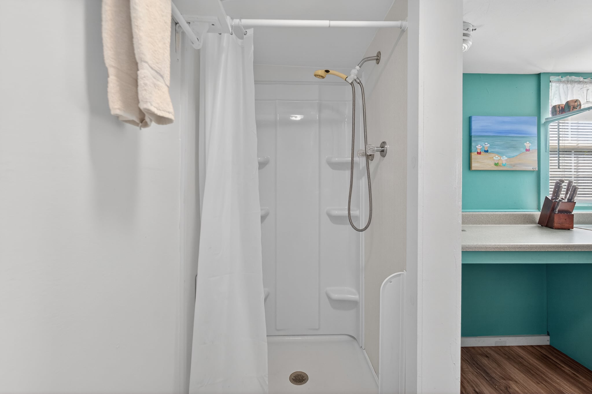 Tin Cottage by the Sea, Port Aransas, TX vacation rental photo 8