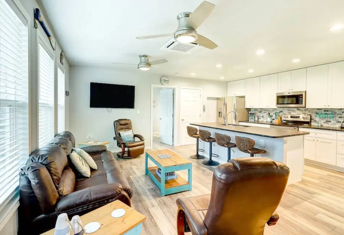 Tropical Oasis Cottage #2, Port Aransas, TX vacation rental photo 4